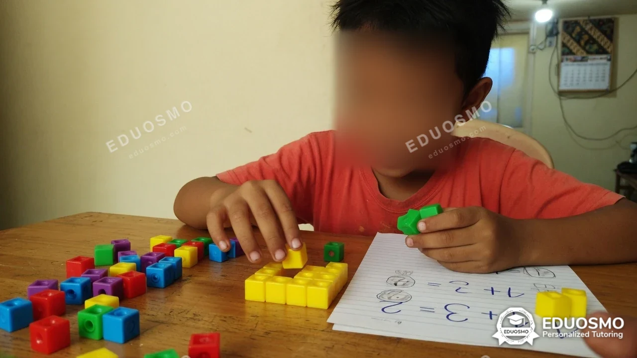 Siswa Bandung belajar berhitung diampu tutor Eduosmo