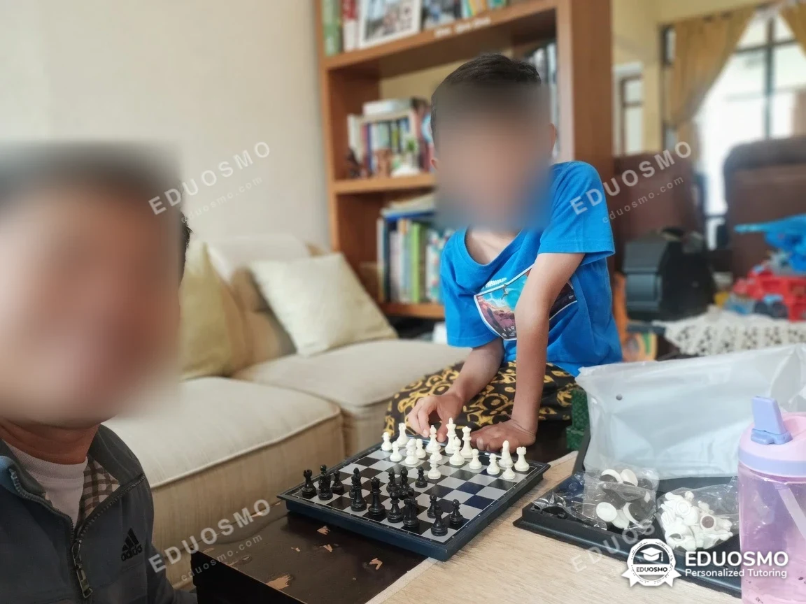 Siswa Bandung belajar catur diampu tutor Eduosmo