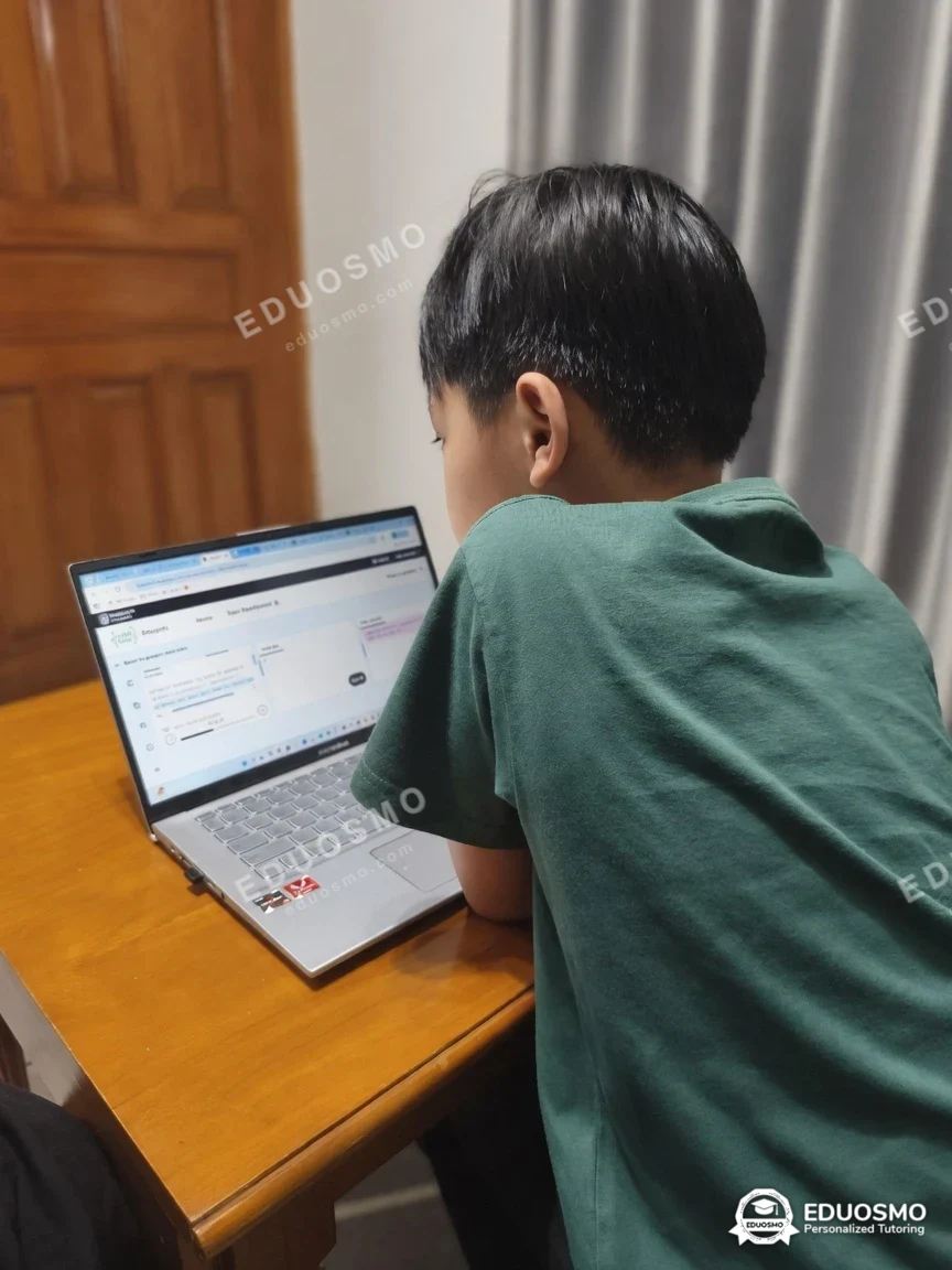 Galeri kelas coding: siswa bersama tutor Eduosmo di Bandung