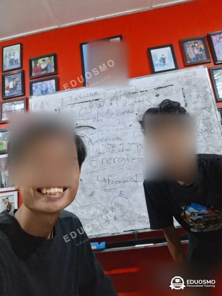 Galeri kelas SM ITB: siswa bersama tutor Eduosmo di Bandung