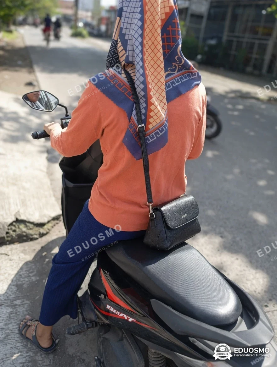 Momen sesi mengendarai motor sedang berlangsung, Bandung