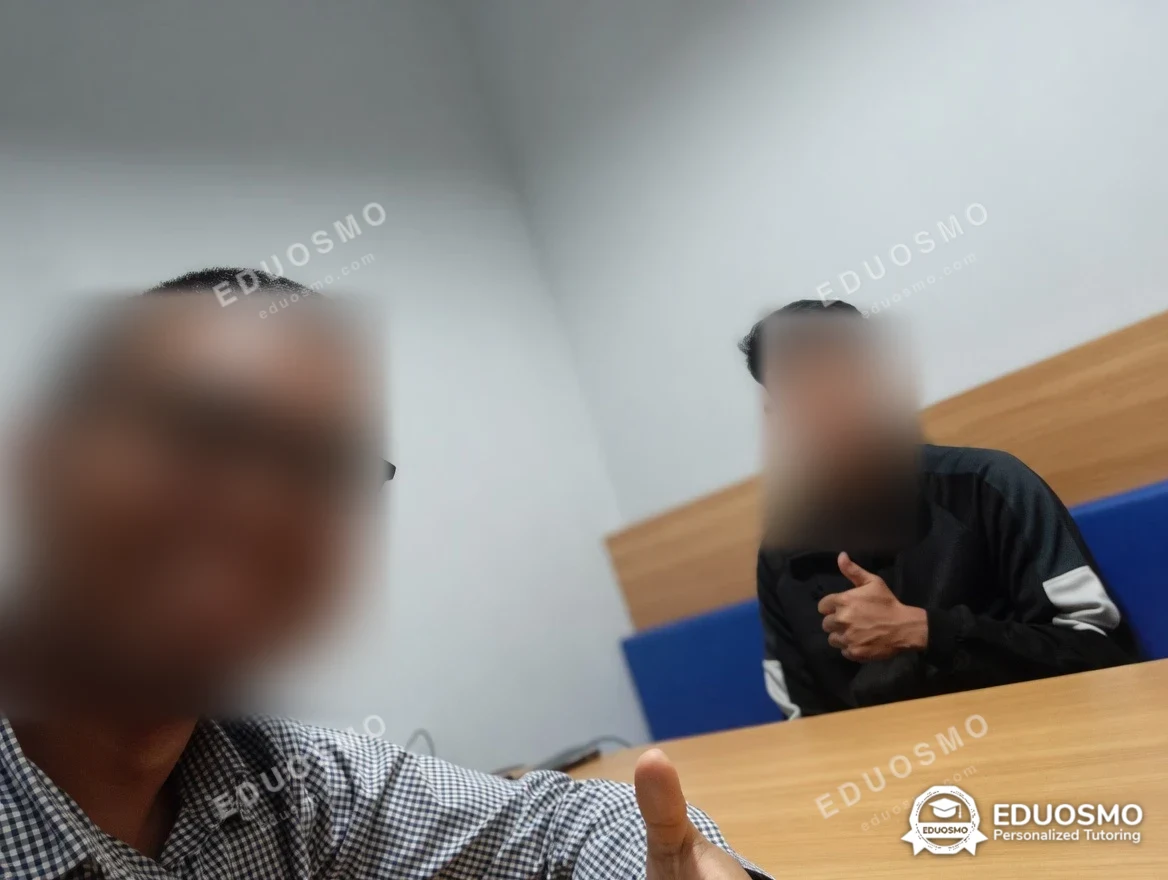 Galeri kelas public speaking: siswa bersama tutor Eduosmo di Bandung