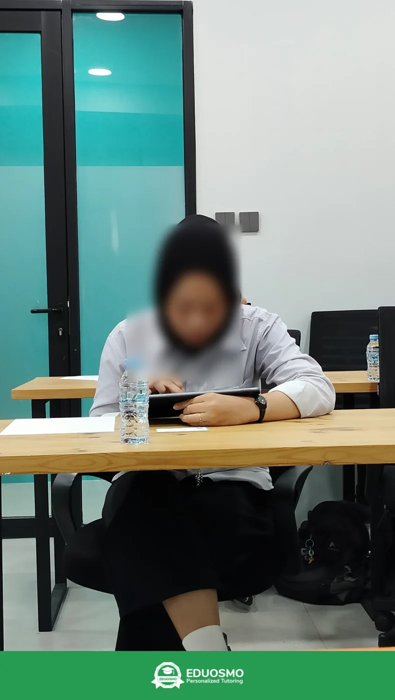 Siswa fokus mengerjakan tryout Eduosmo